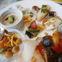 The Grill on 30th - ズームアップ
                    浅利のフランや一口穴子ちらし寿司や
                    色々あって楽しい