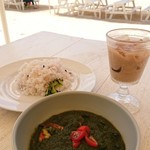 食堂かりか - ほうれん草海老カレー