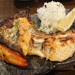 飲んべぇ食堂 らくだ屋 - 鮭西京焼き