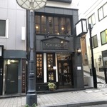 西洋菓子 しろたえ - めずらしく空いてると思ったら、店内で行列でした