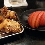 奈良駅前応援団 大分からあげと鉄板焼 勝男 - ももからあげ(５個)　冷やしトマト