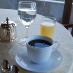 ラ・メール ザ クラシック - 飲み物はグレープフルーツジュースとコーヒーをいただきました。