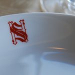 ラ・メール ザ クラシック - 志摩観光ホテルのイニシャル入りのお皿