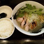 麺屋彩々 昭和町本店 - 鶏塩らーめん+ライス