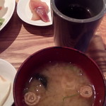 博多炉端 魚男 - お味噌汁と漬け
