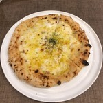 Pizzeria Grande Babbo - 3種チーズ