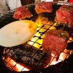 万正 - 白いの何やろ？って
      一瞬思ったけど…玉葱やんね！玉葱w