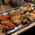 Karaage Nakkuru - 唐揚げ各種(赤・黄・黒・白・元味)  揚げたてかつジューシーな唐揚げは元味で充分美味しいけれど、それぞれのフレーバーが加わると、さらにおいしくなっちゃうんです♪ 2019/03/06
