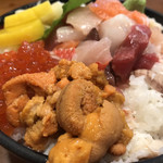 Iroha Zushi - 海鮮丼（大盛）