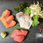 Assortment of 3 types of sashimi of the day
