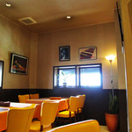 TRATTORIA piano - 店内。'12 1月