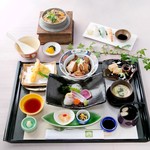 Oshokujidokoro Kizashi - 兆御膳￥2,500(税別)　★御飯は、釜飯と握り寿司の2種類からお選びいただけます。★釜飯は、海老・帆立・魚・鶏・きのこの5種類からお選びいただけます。