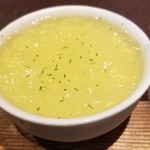 馳走 啐啄一十  - ①枝豆(熊本県産)豆腐、羅臼昆布の出汁ジュレ
      冷製の枝豆豆腐は爽やかで優しい旨みと甘み。
      羅臼昆布の出汁がいつもより濃いので、いつもの雲丹より枝豆豆腐が合いますね♪