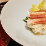 馳走 啐啄一十  - ②毛蟹(北海道オホーツク海産)、蟹味噌、ミル貝(愛知県産)、胡瓜、金魚花、土佐酢で
      若い毛蟹の甘みと際立った旨み、蟹味噌を少し付けて食べるとコクが加わります
      本ミル貝はコキュコキュした食感も良い！