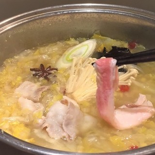 【酸菜しゃぶしゃぶ】乳酸菌で美肌、デトックス、ダイエット効果