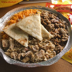 The Halal Guys - チキンオーバーライス S
            お肉もたっぷりでボリューム満点！