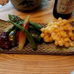 大和 - 季節の焼き野菜、コーンの天ぷら