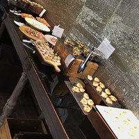 Furutoshi - ビュッフェは優雅に並んでいます