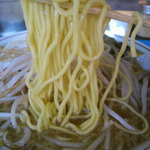 村山ホープ軒 - ２０１２年１月撮影　ラーメン大盛りのニンニク・もやし追加【９５０円】