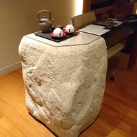 インターコンチネンタルホテル大阪 - なんか面白いオブジェ風の石のチェスト(*^▽^*)
