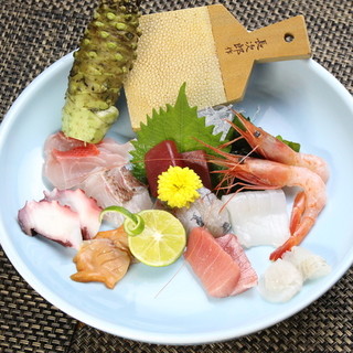 Enjoy fresh seafood that changes daily. With sashimi and a wide variety of Seafood dishes...