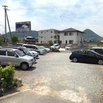 Miujin Soba - 隣接するエリアの駐車場