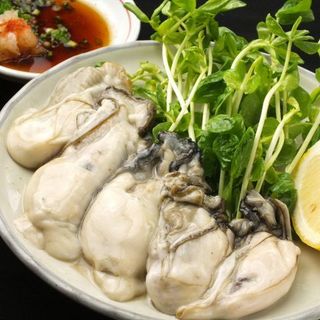 北海道産の牡蠣やイベリコ豚など、厳選素材の一品料理が充実！