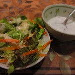 タイ ラック タイ - タピオカココナッツミルクとサラダ