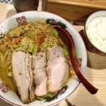 拉麺大公 - 地鶏を使った鶏白湯チャンポン(味噌)、吊るし焼きチャーシュー追加トッピング、ライス