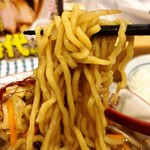 拉麺大公 - 地鶏を使った鶏白湯チャンポン(醤油) 麺リフトアップ