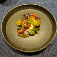 ル クーリュズ - トマト、大葉、塩トマトとにんにくのソース