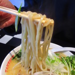 ラーメンキャロル - 太麺（ＳＳＴ）は、モチモチの太ちぢれ麺