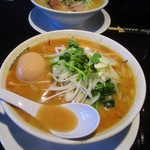 ラーメンキャロル - 二代目”ＵＷＯ”（手前）、二代目”ＳＳＴ”