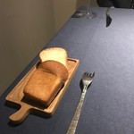 レストラン ローブ - 自家製の焼きたてパン