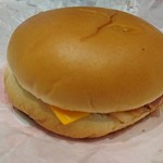 マクドナルド - ベーコンエッグマックサンドのアップをパシャ！