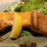 赤坂あじさい - 鮭カマ塩焼き定食