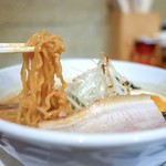 Menya Yukikaze Susukino Ten - 縮れ麺