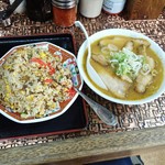 Koku Ichiban Ra-Men Midoriya - チャーハンとスープ
