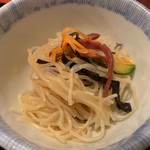 つゆ下 梅の花 - 上タン定食(塩)松 1,600円に付く小鉢