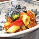 避風塘 みやざわ - 夏野菜と車海老の頭の炒め煮込み