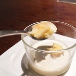 避風塘 みやざわ - バナナ入りの杏仁豆腐