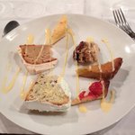 アステリックス - ランチにセットのデザートプレート。