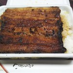 うなぎ 丸富 - うなぎ弁当 2750円(お弁当は容器代50円含む)、大盛り 50円増し、タレ 1ヶ 30円