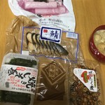Sano Miso - 鯖の燻製と紫蘇味噌胡桃は定番のお気に入り