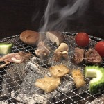 Shiohorumonkemuri - 野菜盛り合わせと、おまかせホルモン3種