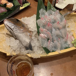 活魚酒場 魚虎 - 「活魚姿盛り」頭も尻尾もピクピクしてましたわ(￣▽￣)