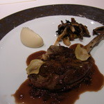 ヴィヤンド／本日のジビエ料理／ピジョンラミエのロースト、パースニップのピュレ