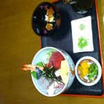 和千里 - 店主自慢の海鮮丼です。すごくおいしいい！