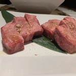 肉のひぐち直営焼肉 安福 - 厚切り特選タン塩