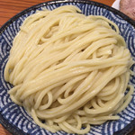 Men Icchoku - 見た目にもツヤツヤで美味しそうな自家製太麺